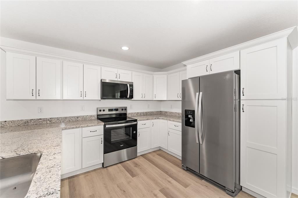 На продажу: $248,900 (3 спален, 2 ванн, 1251 Квадратных фут)