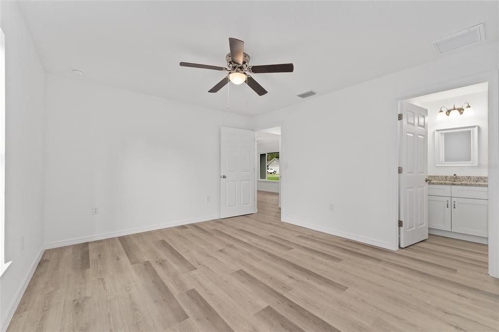 На продажу: $248,900 (3 спален, 2 ванн, 1251 Квадратных фут)