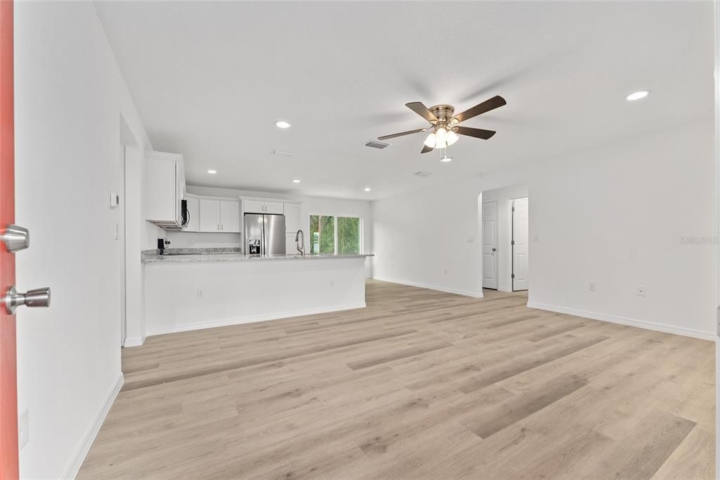 На продажу: $248,900 (3 спален, 2 ванн, 1251 Квадратных фут)