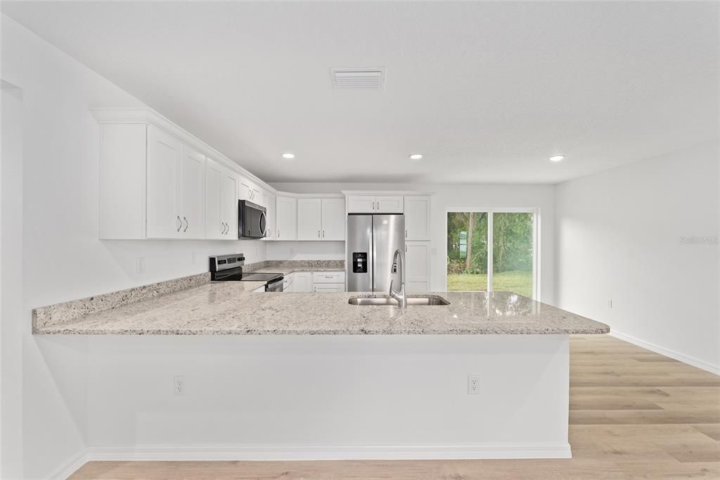 На продажу: $248,900 (3 спален, 2 ванн, 1251 Квадратных фут)