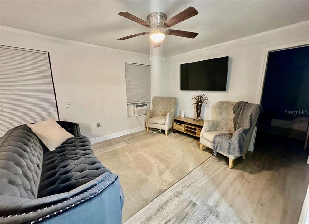 Activo con contrato: $195,000 (3 camas, 1 baños, 860 Pies cuadrados)