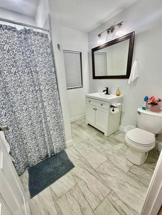 Activo con contrato: $195,000 (3 camas, 1 baños, 860 Pies cuadrados)