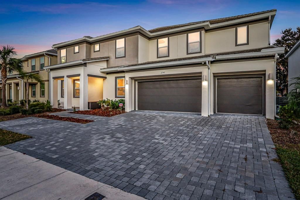 Active With Contract: $2,200,000 (15 beds, 15 baths, 6304 Square Feet)