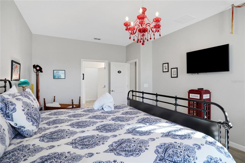 Active With Contract: $2,200,000 (15 beds, 15 baths, 6304 Square Feet)