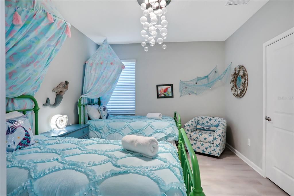 Active With Contract: $2,200,000 (15 beds, 15 baths, 6304 Square Feet)