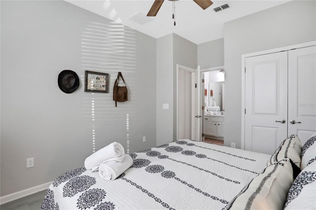 Active With Contract: $2,200,000 (15 beds, 15 baths, 6304 Square Feet)