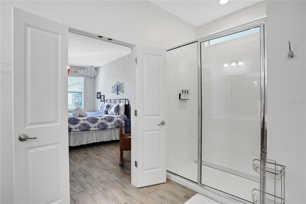 Active With Contract: $2,200,000 (15 beds, 15 baths, 6304 Square Feet)