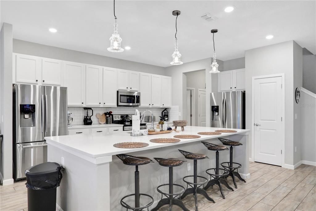 Active With Contract: $2,200,000 (15 beds, 15 baths, 6304 Square Feet)