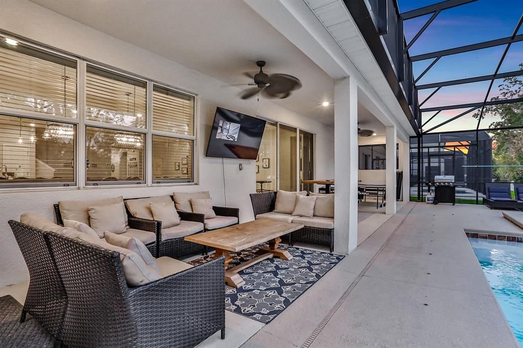 Active With Contract: $2,200,000 (15 beds, 15 baths, 6304 Square Feet)