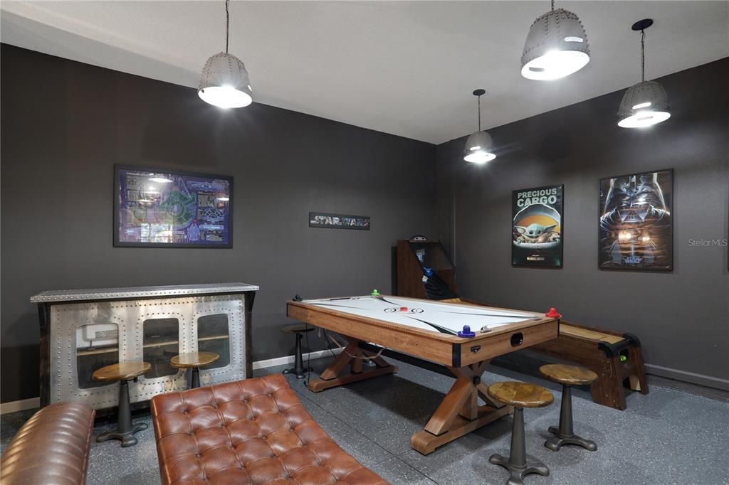 Active With Contract: $2,200,000 (15 beds, 15 baths, 6304 Square Feet)