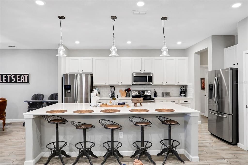 Active With Contract: $2,200,000 (15 beds, 15 baths, 6304 Square Feet)