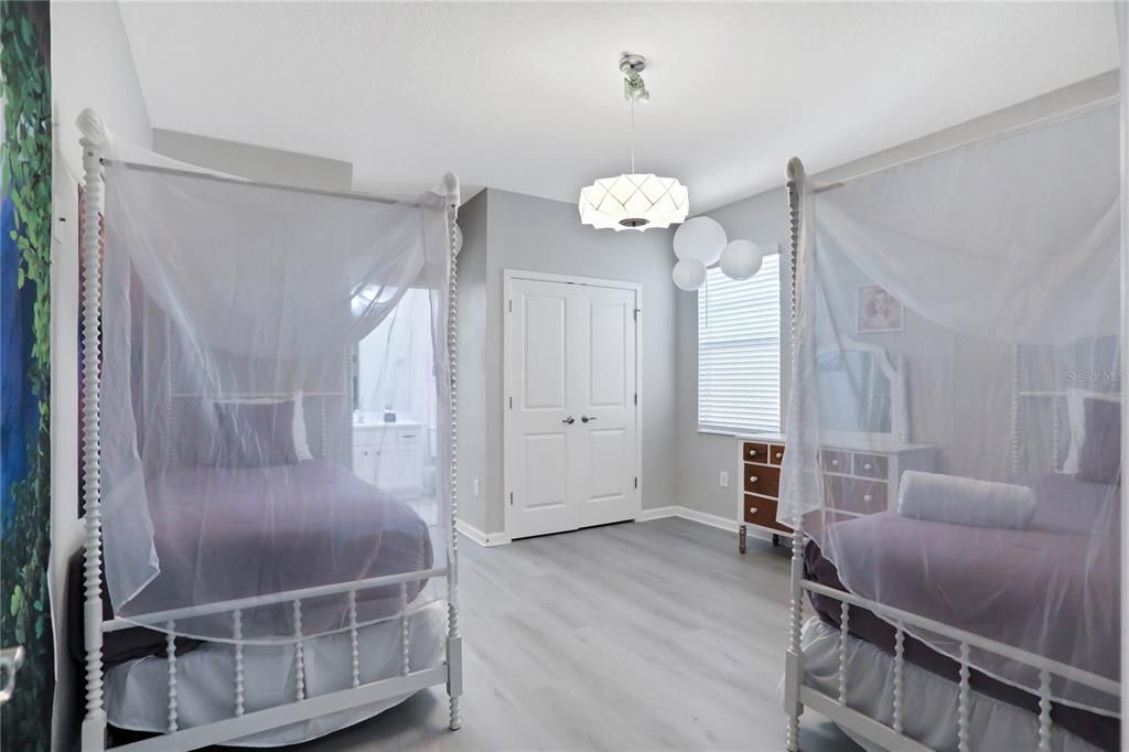 Active With Contract: $2,200,000 (15 beds, 15 baths, 6304 Square Feet)