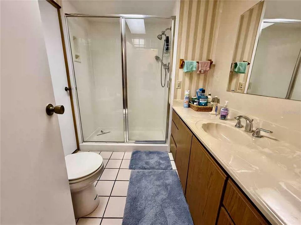 На продажу: $169,900 (2 спален, 2 ванн, 1180 Квадратных фут)