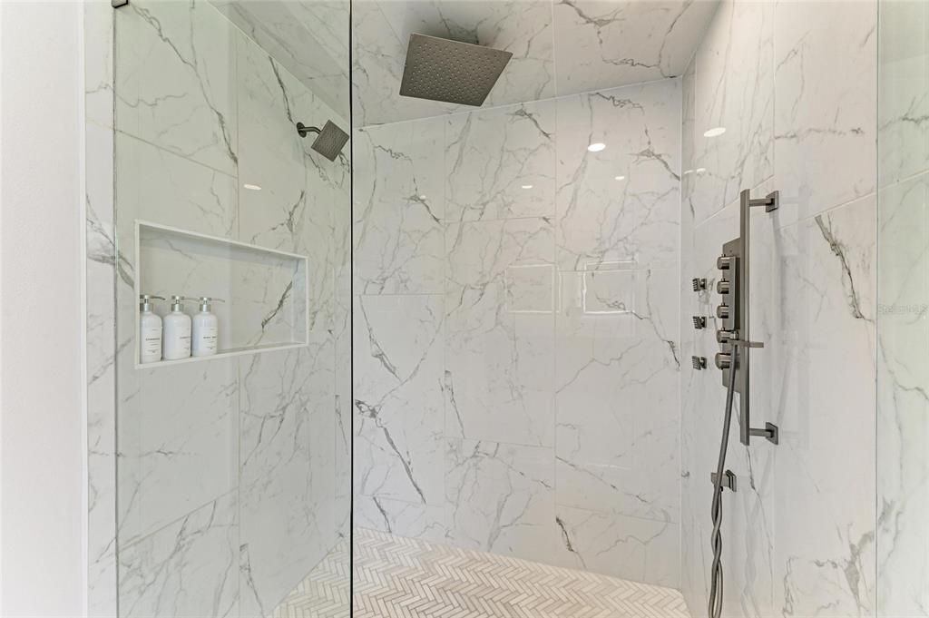 待售: $2,269,000 (4 贝兹, 4 浴室, 3843 平方英尺)