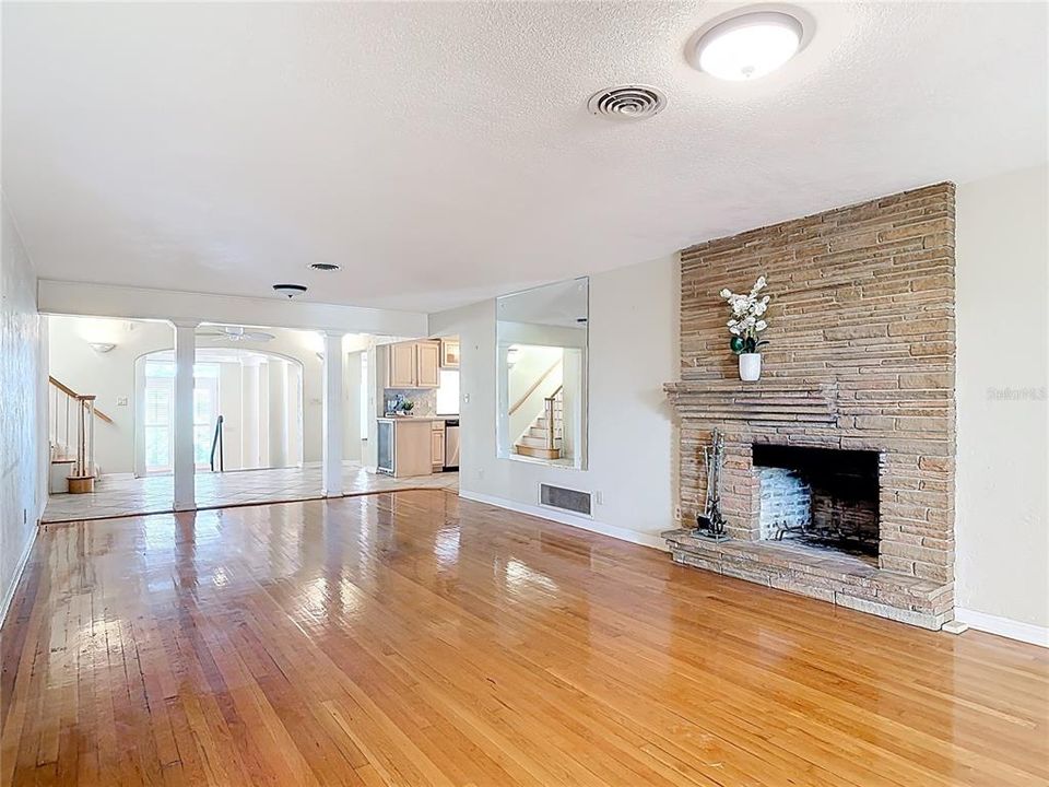 En Venta: $1,194,900 (4 camas, 4 baños, 3876 Pies cuadrados)