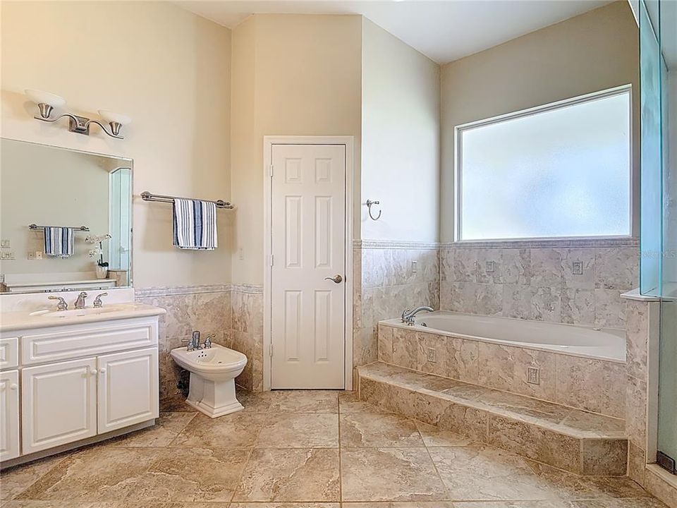 En Venta: $1,194,900 (4 camas, 4 baños, 3876 Pies cuadrados)