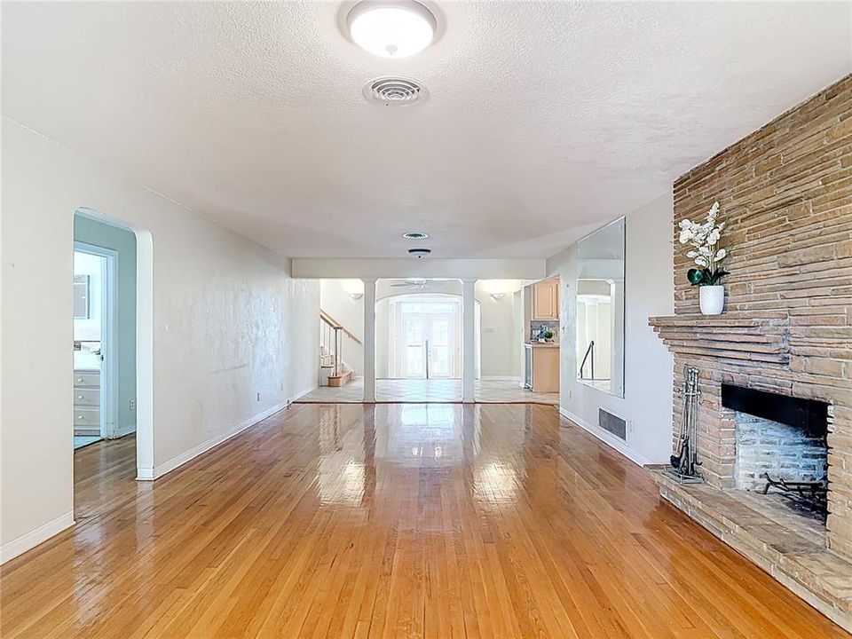 En Venta: $1,194,900 (4 camas, 4 baños, 3876 Pies cuadrados)