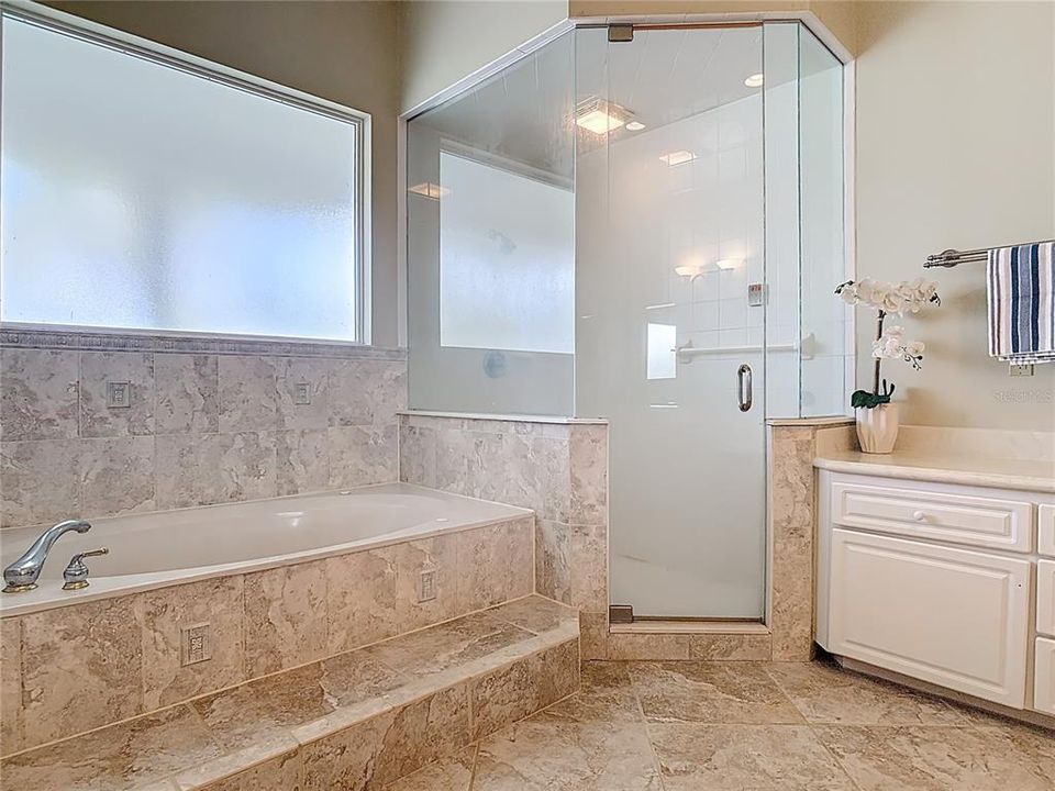 En Venta: $1,194,900 (4 camas, 4 baños, 3876 Pies cuadrados)