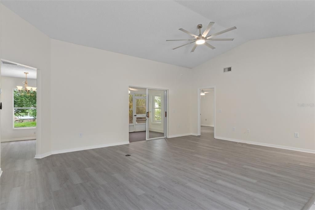 Active With Contract: $210,000 (2 beds, 2 baths, 1740 Square Feet)