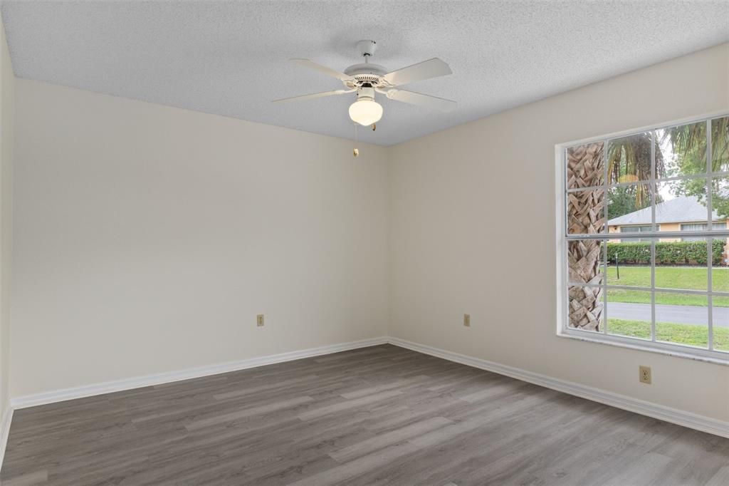 Active With Contract: $210,000 (2 beds, 2 baths, 1740 Square Feet)