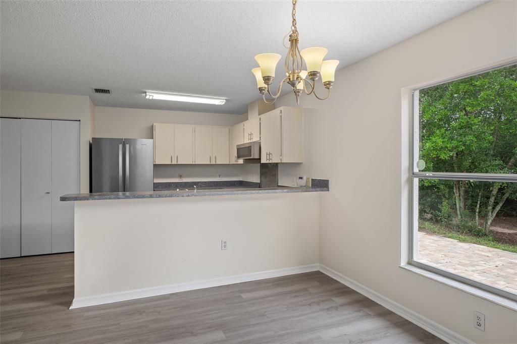 Active With Contract: $210,000 (2 beds, 2 baths, 1740 Square Feet)