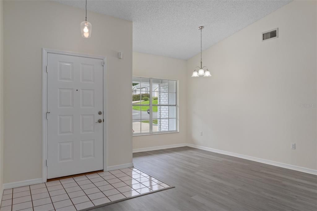 Active With Contract: $210,000 (2 beds, 2 baths, 1740 Square Feet)