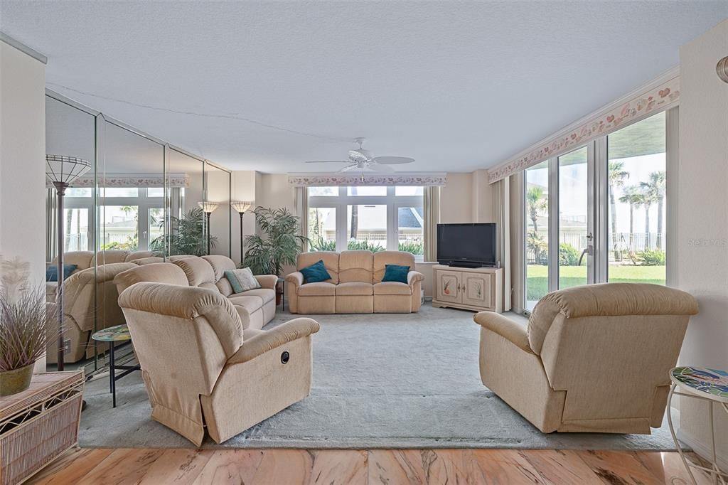 待售: $549,000 (2 贝兹, 2 浴室, 1590 平方英尺)