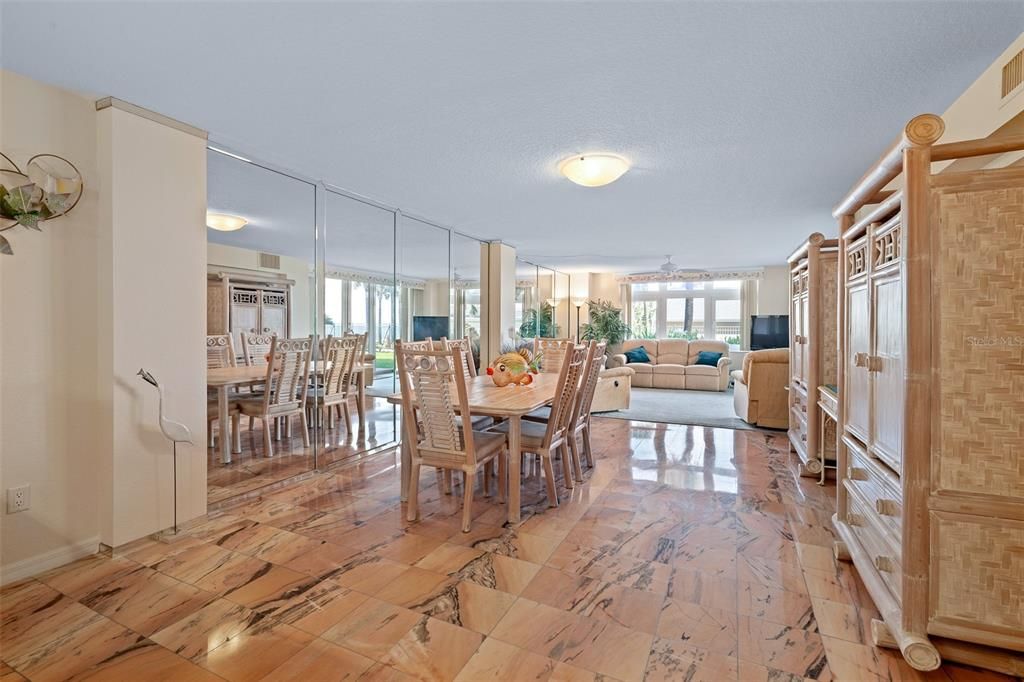 待售: $549,000 (2 贝兹, 2 浴室, 1590 平方英尺)