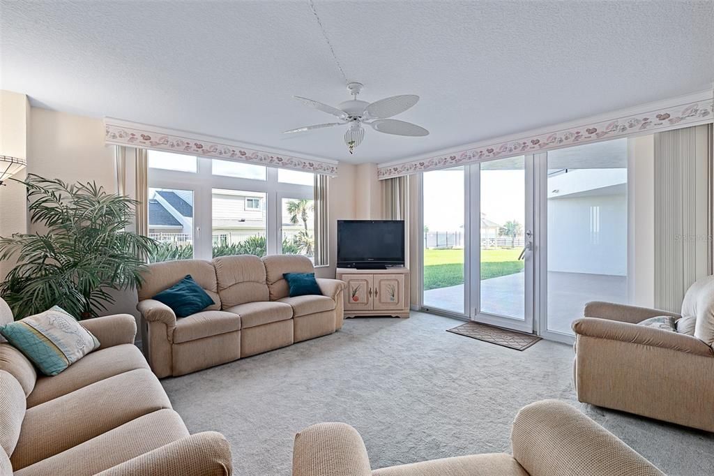 待售: $549,000 (2 贝兹, 2 浴室, 1590 平方英尺)