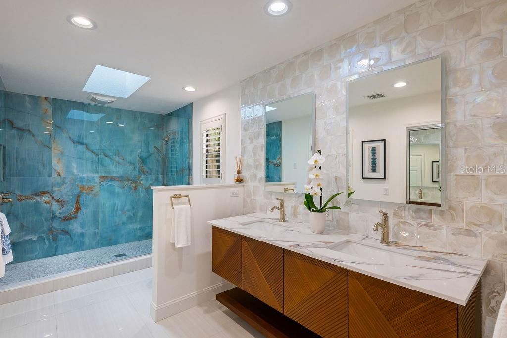 待售: $1,095,000 (3 贝兹, 2 浴室, 2590 平方英尺)