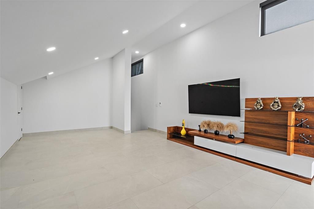 待售: $2,999,000 (4 贝兹, 4 浴室, 3960 平方英尺)