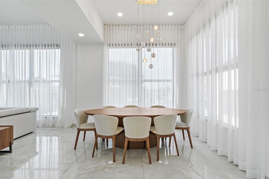 待售: $2,999,000 (4 贝兹, 4 浴室, 3960 平方英尺)