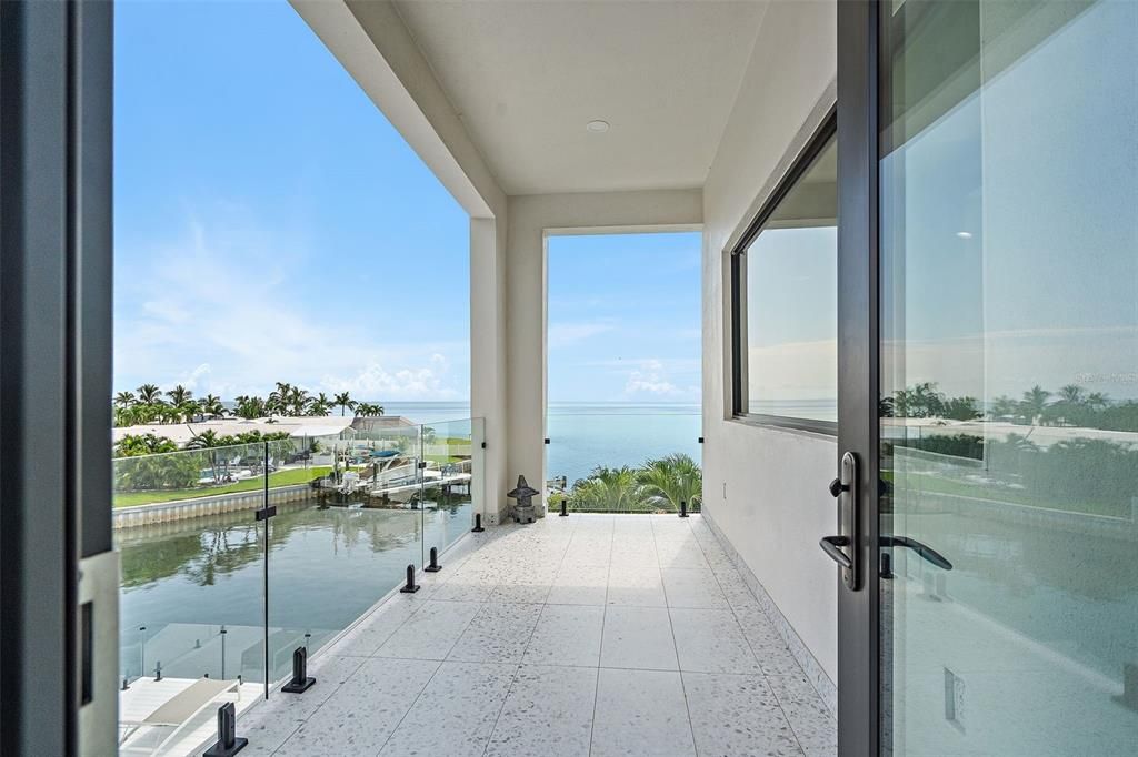 待售: $2,999,000 (4 贝兹, 4 浴室, 3960 平方英尺)