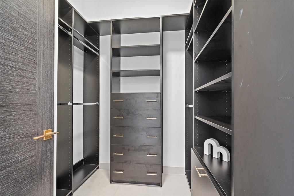 待售: $2,999,000 (4 贝兹, 4 浴室, 3960 平方英尺)