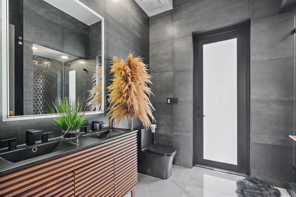 待售: $2,999,000 (4 贝兹, 4 浴室, 3960 平方英尺)