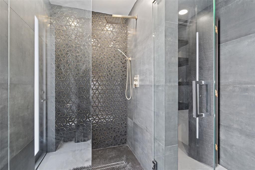 待售: $2,999,000 (4 贝兹, 4 浴室, 3960 平方英尺)