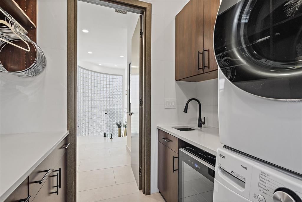 待售: $2,999,000 (4 贝兹, 4 浴室, 3960 平方英尺)