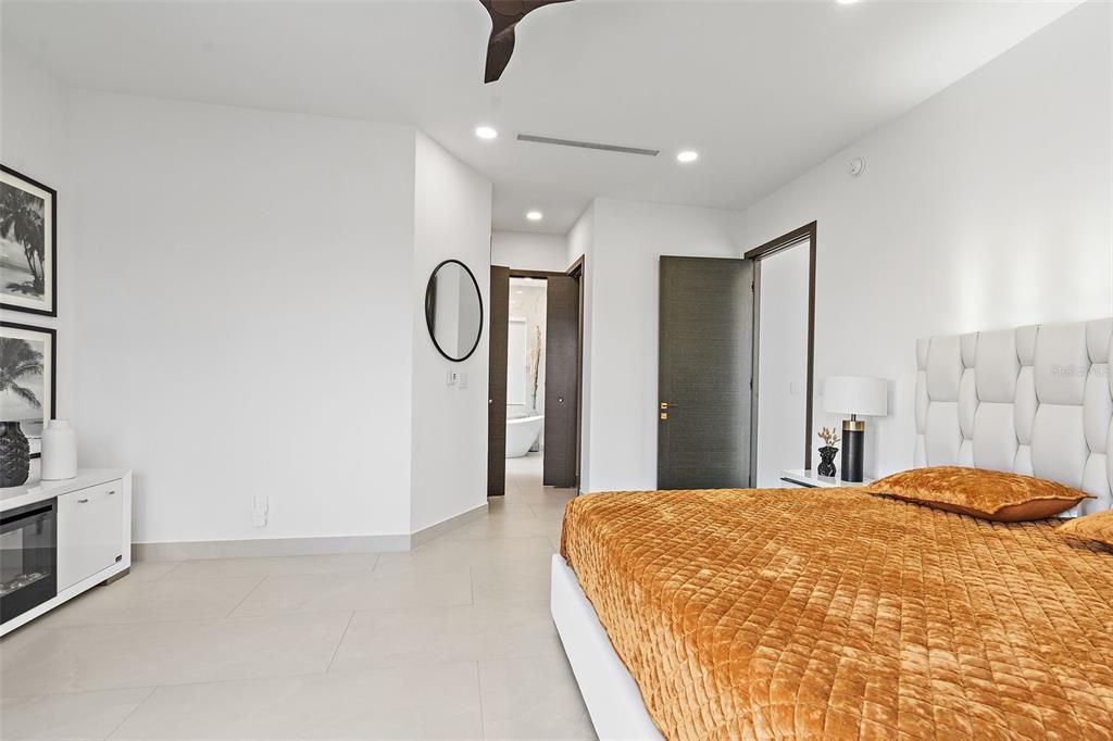 待售: $2,999,000 (4 贝兹, 4 浴室, 3960 平方英尺)