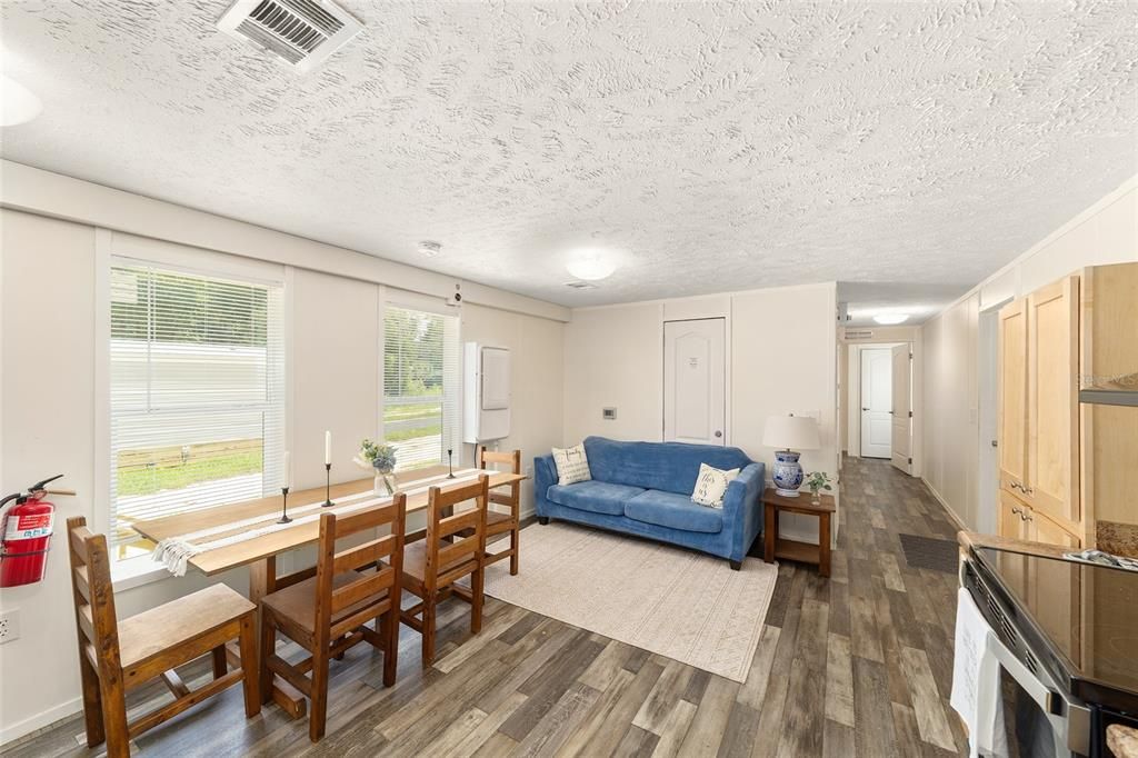 待售: $129,000 (3 贝兹, 2 浴室, 958 平方英尺)