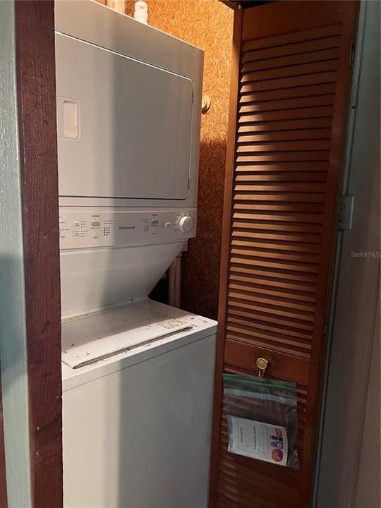 Active With Contract: $159,000 (2 beds, 1 baths, 756 Square Feet)