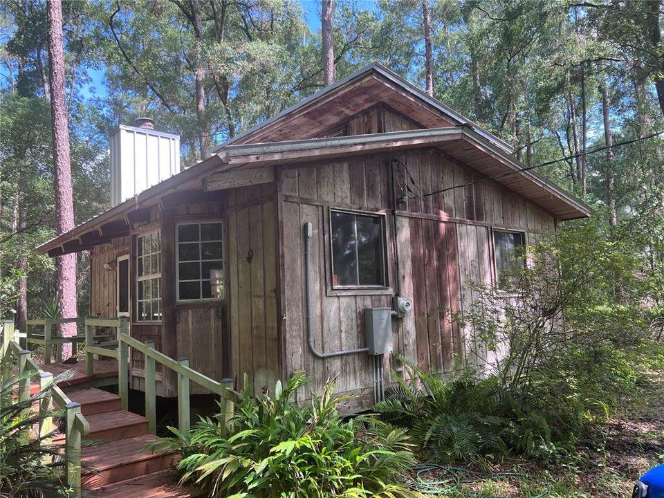 Active With Contract: $159,000 (2 beds, 1 baths, 756 Square Feet)