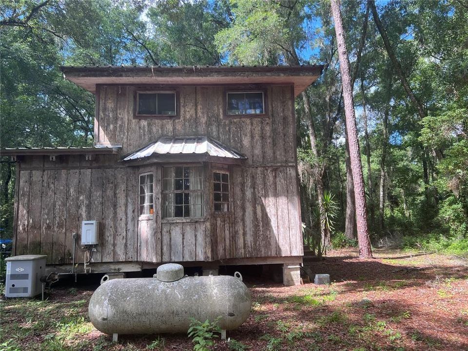 Active With Contract: $159,000 (2 beds, 1 baths, 756 Square Feet)