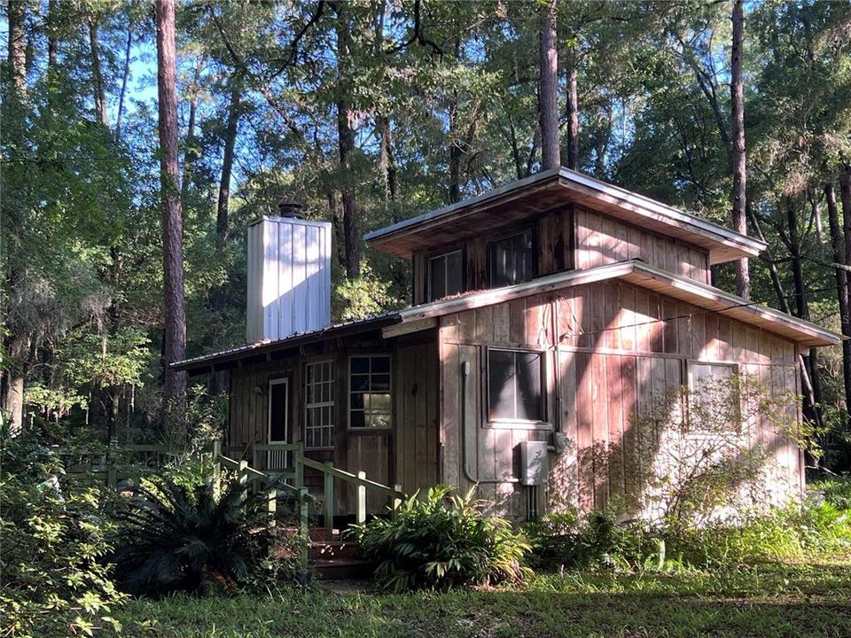 Active With Contract: $159,000 (2 beds, 1 baths, 756 Square Feet)