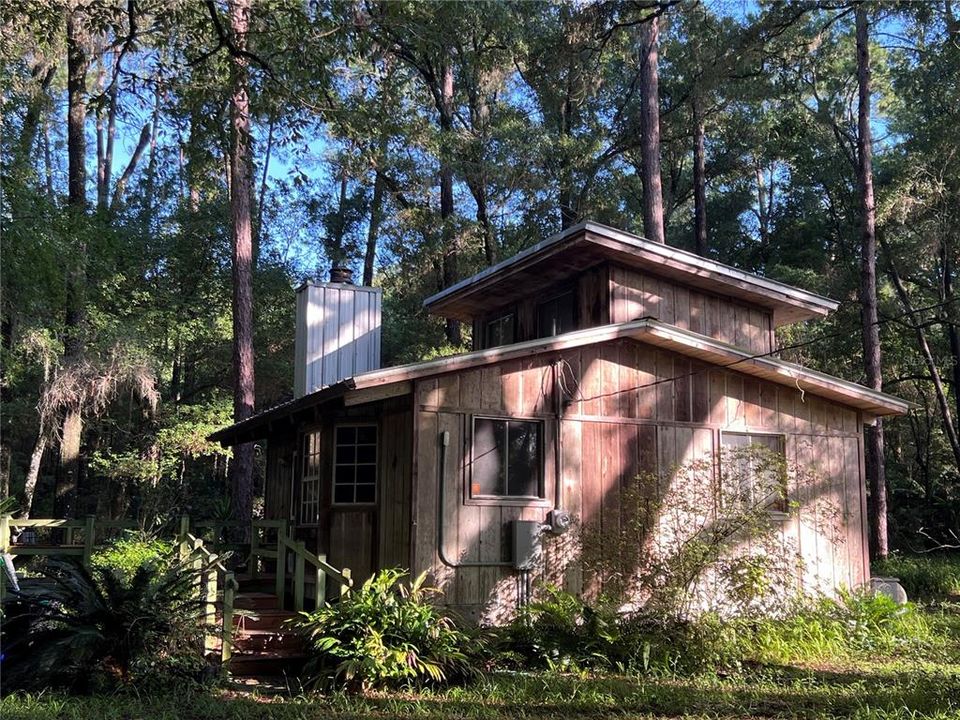 Active With Contract: $159,000 (2 beds, 1 baths, 756 Square Feet)