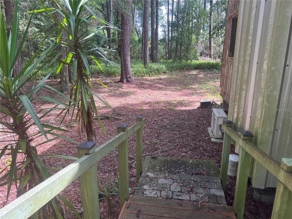 Active With Contract: $159,000 (2 beds, 1 baths, 756 Square Feet)