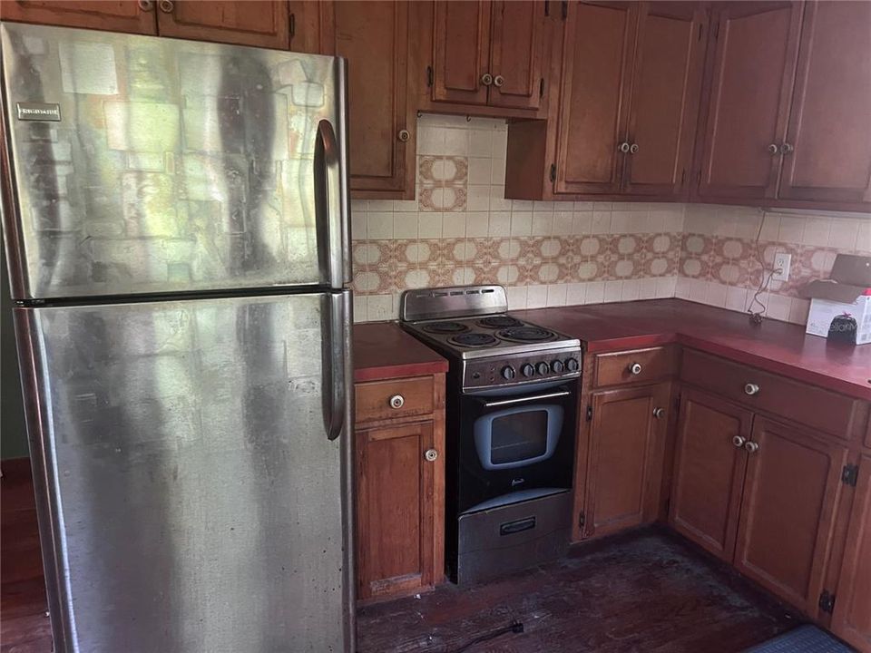 Active With Contract: $159,000 (2 beds, 1 baths, 756 Square Feet)