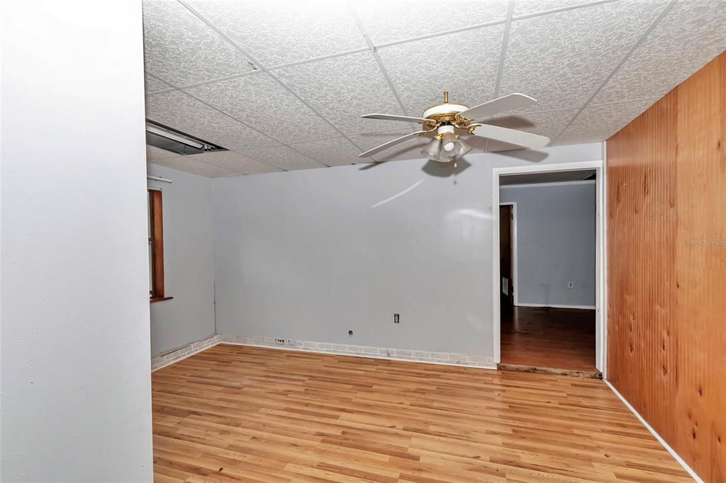 For Sale: $399,900 (6 beds, 4 baths, 2478 Square Feet)