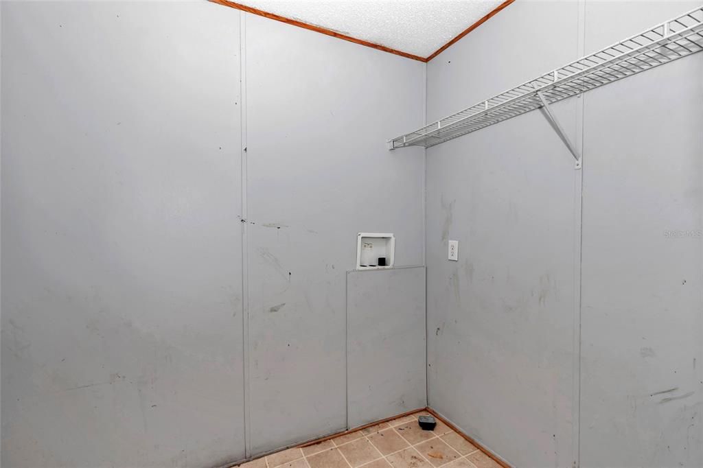 For Sale: $399,900 (6 beds, 4 baths, 2478 Square Feet)