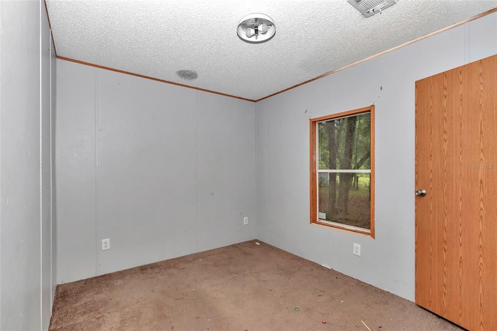 For Sale: $399,900 (6 beds, 4 baths, 2478 Square Feet)