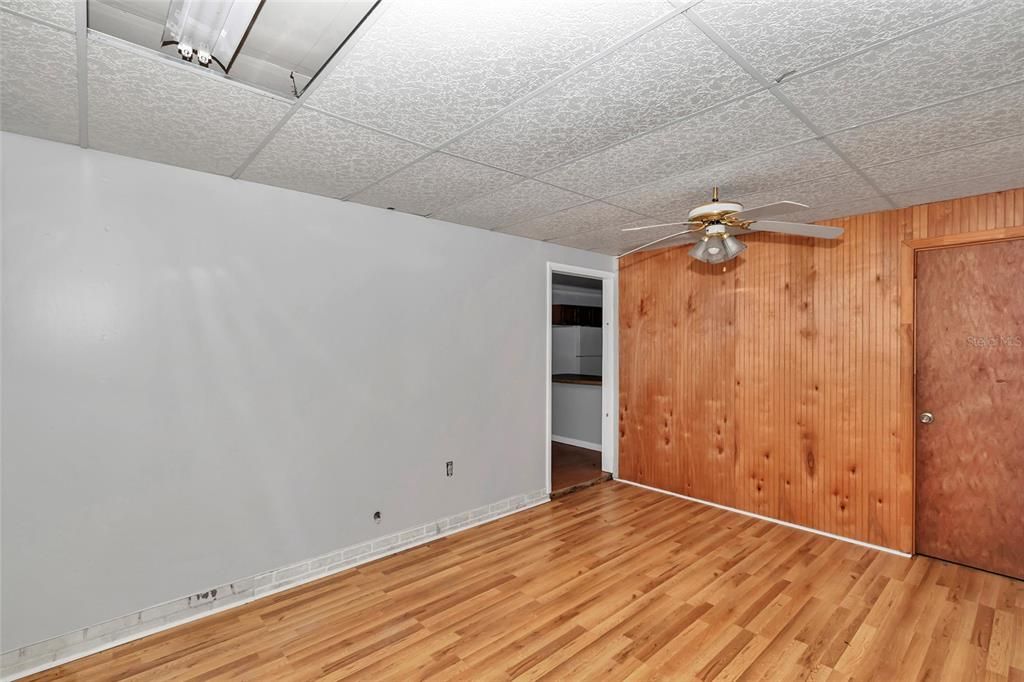 For Sale: $399,900 (6 beds, 4 baths, 2478 Square Feet)